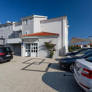 Crnekovic Tomislava 8 , Baška Chorvatsko